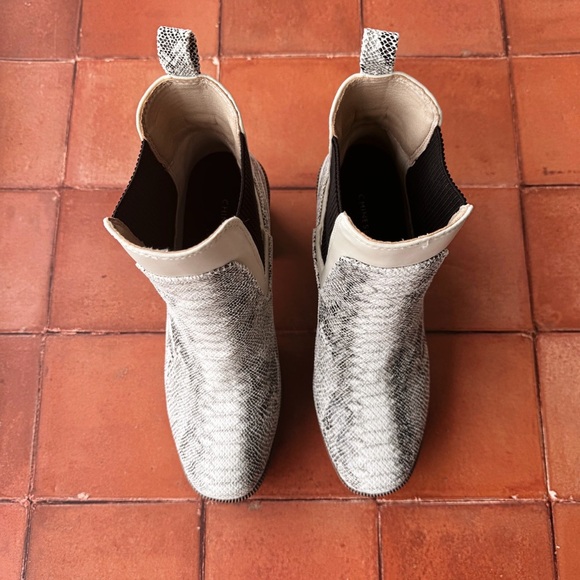 Sz 7.5 Chinese Laundry Good Day Cream & Grey Neo Snake Platform Ankle Boots GUC - Picture 3 of 8